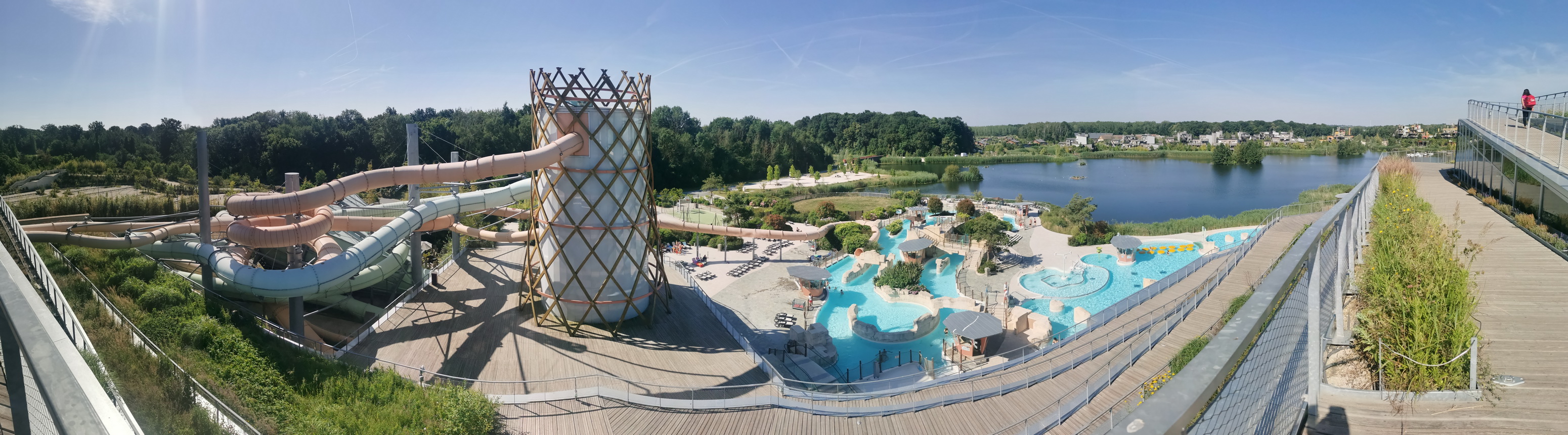 piscine esterne a Aqua Mundo, il parco acquatico del Village Nature Paris...