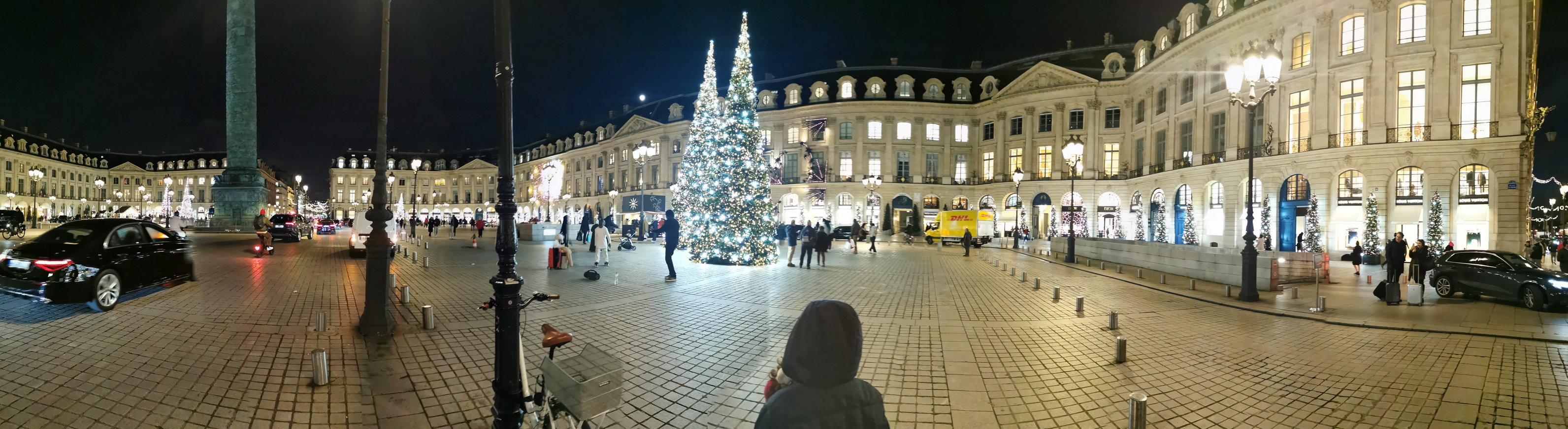 albero di Natale 2024 place Vendome a Parigi